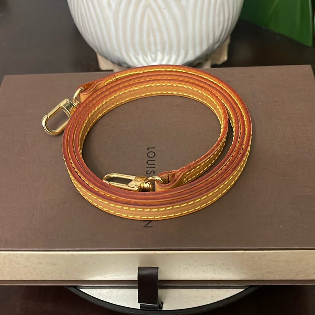 03410758 Louis Vuitton Straps Vachetta